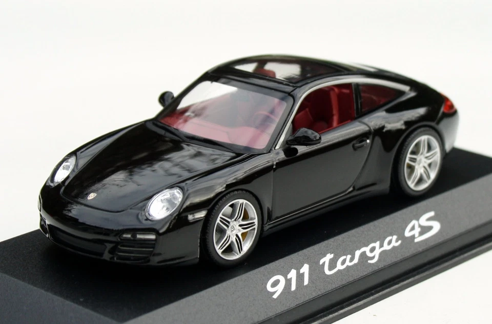 Porsche 911 Targa 4S Typ 997.2 Bj. 2008-2012, schwarz, Minichamps-Modell M. 1:43