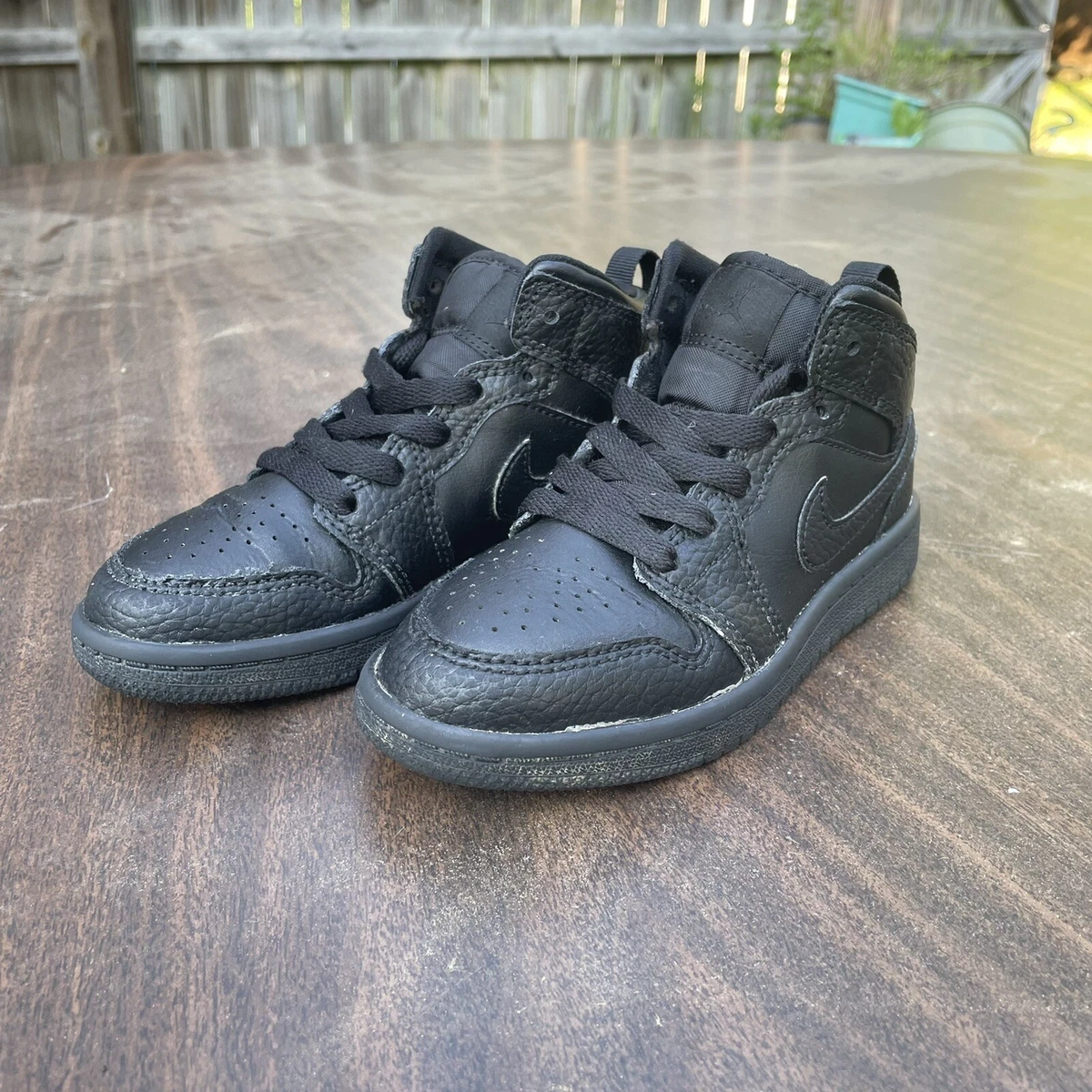 Air jordan 1 mid black best sale junior