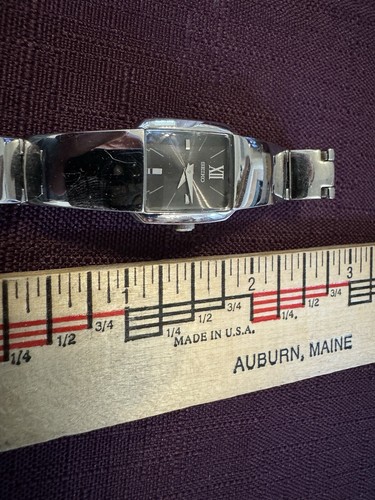 Seiko 1n00-0dc0 Women’s Bracelet Watch Silver Tone New Battery Works Great - Picture 2 of 17