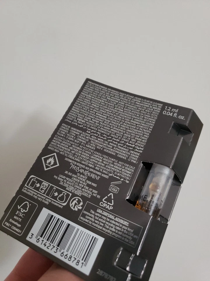 Yves Saint Laurent L'Homme EDP Hombre Spray Vial Tubo Muestra con Cubierta 0.04oz/1.2ml Foto 3 de 4