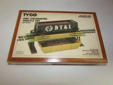 Tyco HO Scale Operating Ore Unloading Trestle Set with Hopper Car #868 LNOB!!!