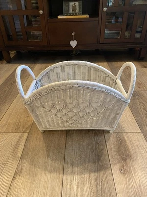 Vintage White Wicker Magazine Rack Footed Basket Scalloped Weave Handled Cottage - Image 1 of 4