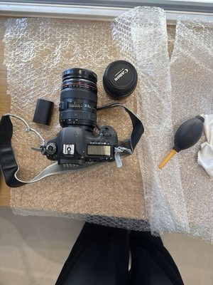 Canon EOS 5D Mark II Vollformat DSLR + Canon EF 24-105mm f/4 L IS USM