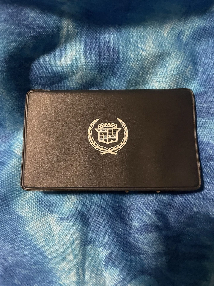 Set of 4 Uncut Gold Cadillac Keys In Black Sleeve Vintage New Auto Parts - Image 2 of 3