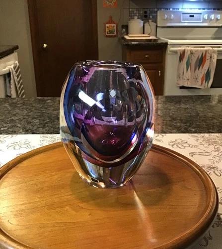 FLAVIO POLI for SEGUSO Venetian Murano Sommerso Art Glass Cut Facet Cased Vase