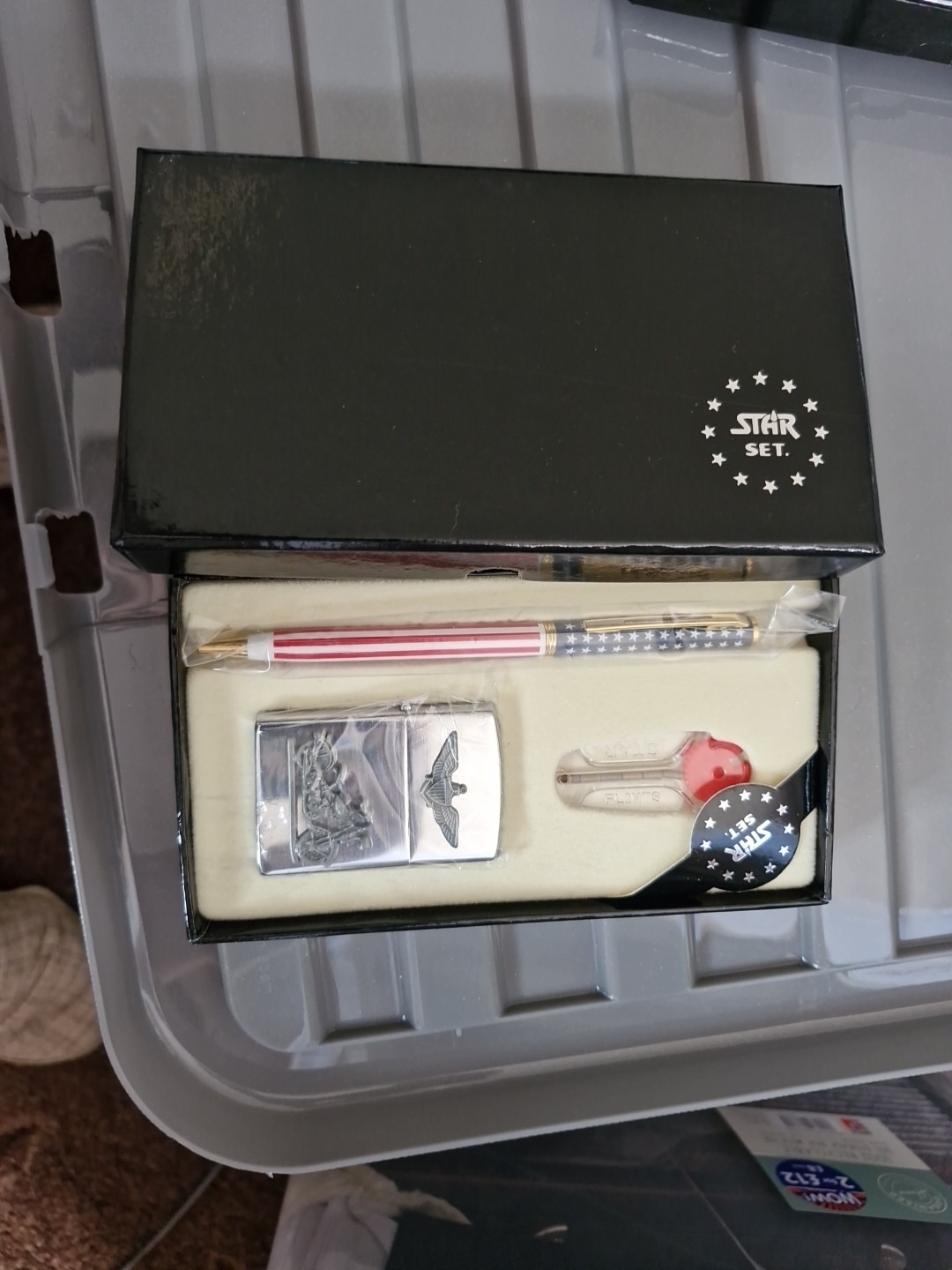 BRAND NEW Engraved Star Lighter Boxed Pen and Lighter Set. Perfect Gift. Boxed