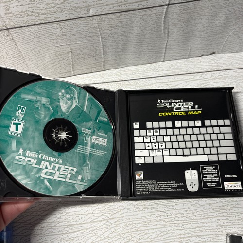 Splinter Cell Stealth Action Redefined PC 2002 Complete 3 Discs Manual - Picture 4 of 6