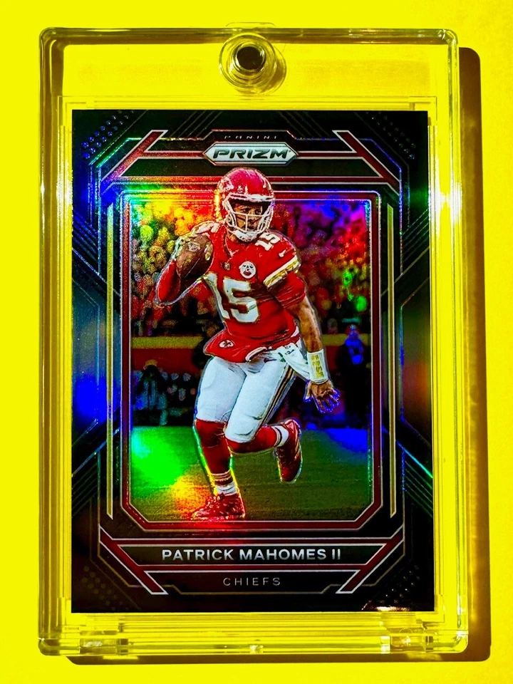 Patrick Mahomes RARE MINT BLACK REFRACTOR PANINI PRIZM CHIEFS INVESTMENT CARD - Image 4 of 4