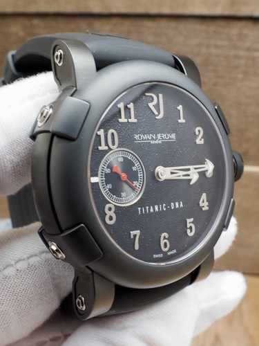 Romain Jerome Titanic-DNA Five Black T.BBBBB.00