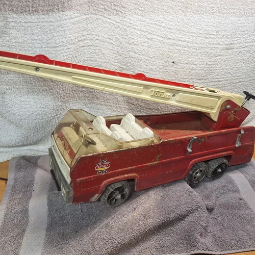 Vintage 1970s Tonka Fire Truck Ladder Engine 19 1/2" Pressed Steel Kids Toy