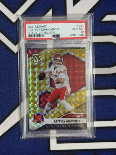 PATRICK MAHOMES II 2021 PANINI NFL MOSAIC YELLOW REACTIVE #221 PSA 10