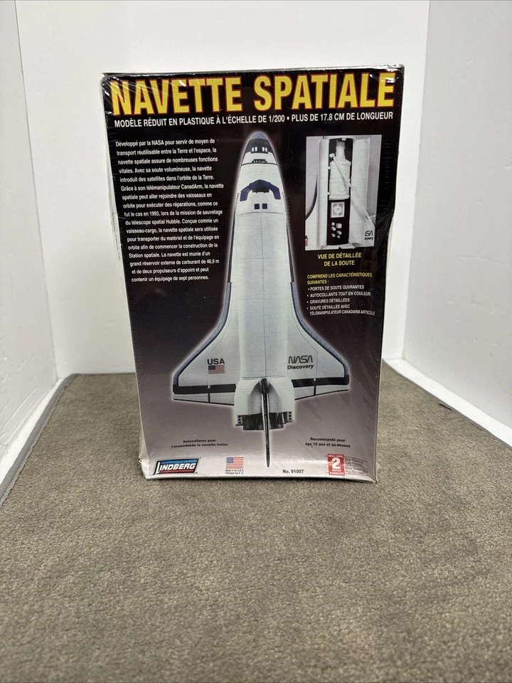 Lindberg USA NASA Discovery Space Shuttle Model Kit 1/200 Scale Sealed 2007 VTG - Image 2 of 4