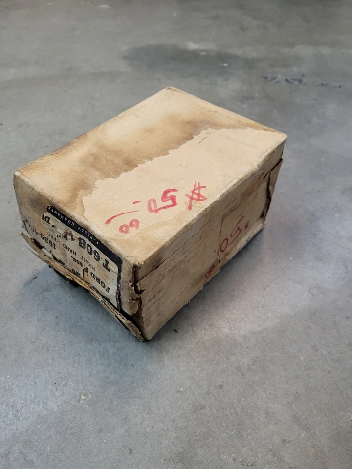 Pestillo de puerta derecho Ford Car 1938-1940 NORS T-608 General Automotive Products Foto 3 de 4