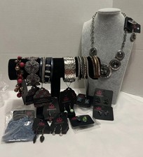 Lot of 17 Brand New Paparazzi Jewelry bracelets, earrings, and necklace. NWT