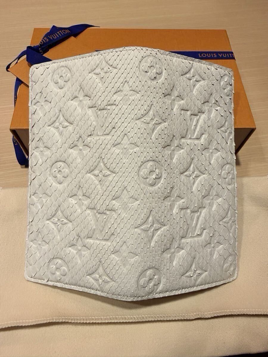Louis Vuitton White Python Long Wallet Limited Ed… - image 2