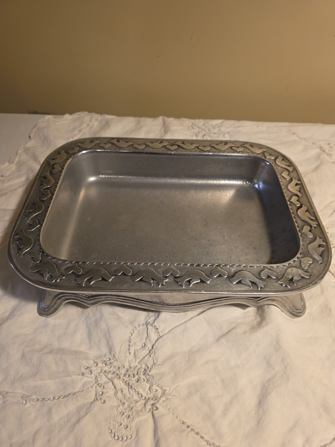 The Wilton Co. Rectangular Baker Doves & Hearts