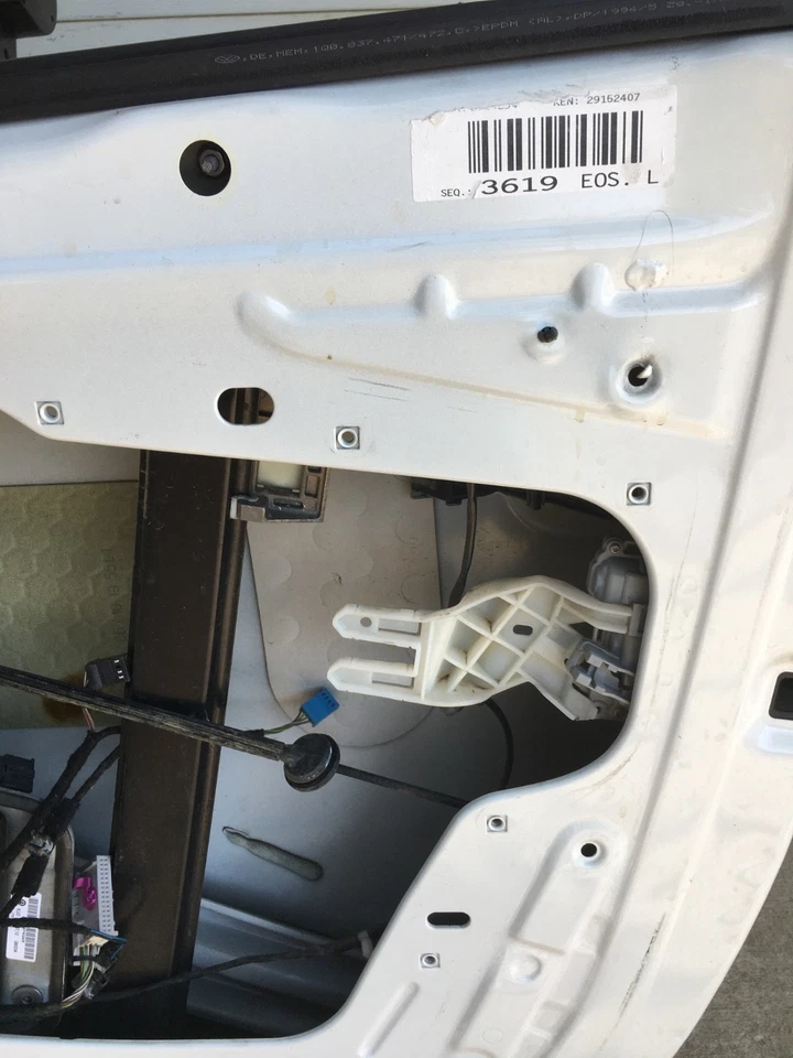 Carcasa puerta derecha Volkswagen EOS 2009-2015 blanca Foto 3 de 4