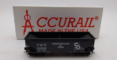 Accurail 7702 HO KIT Offset-side Twin Hopper, C&O LN/Box