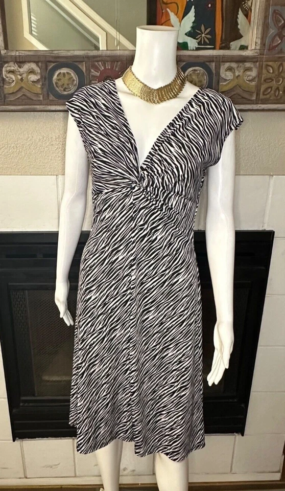 XS Tiana B. short sleeve zebra print dress armpit to arm pit 16.5" length 39" - Image 4 of 4