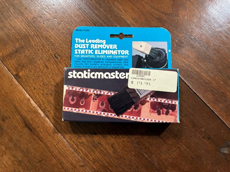 Vintage Staticmaster Brush Model 1c200, Mar00, an Estate Find