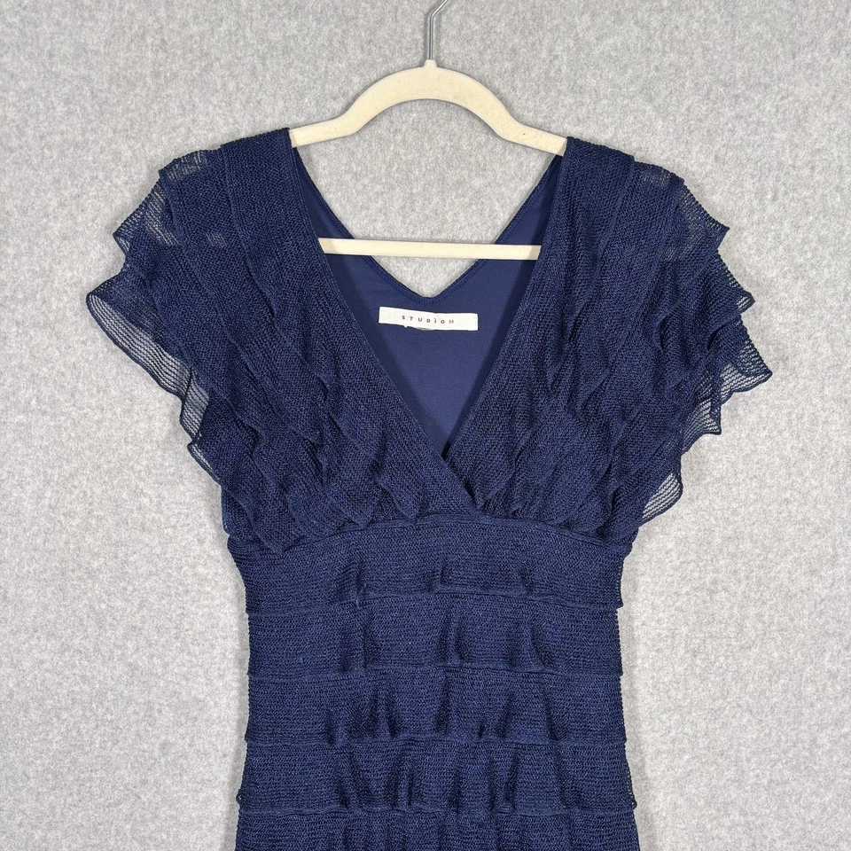 Vestido Studio M Mediano Azul Marino Tejido Crochet Volantes En Niveles Capas Hada Años 90 Romántico Foto 2 de 4