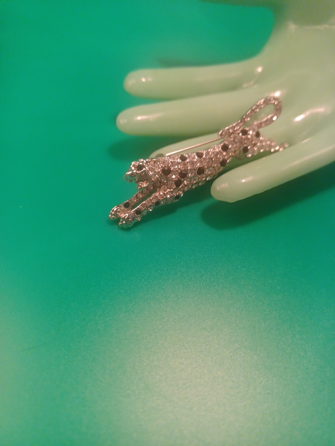 Kenneth  J lane Sparkling Leopard Brooch - image 12