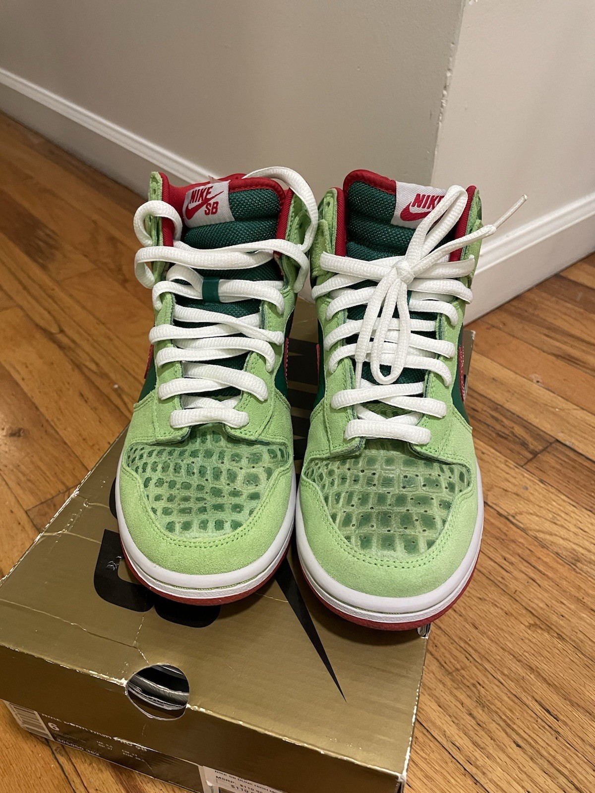 Authentic Rare Size 6 Nike SB Papa Bear & Dr. Feelgood Dunks image 4