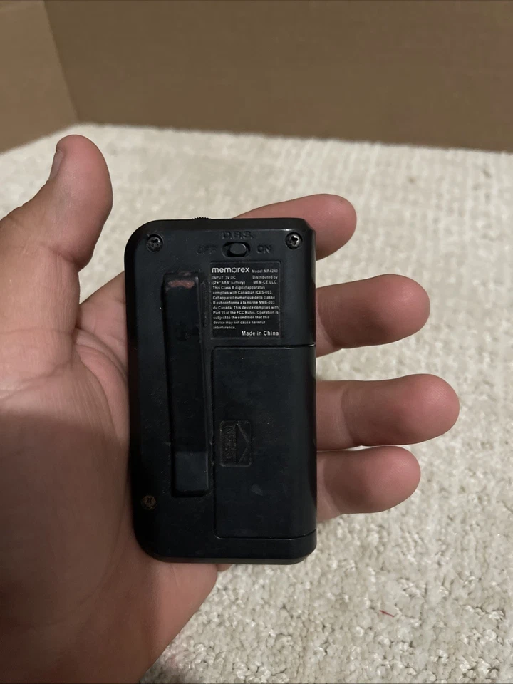 Radio de bolsillo estéreo AM/FM Memorex MR4240 Foto 4 de 4