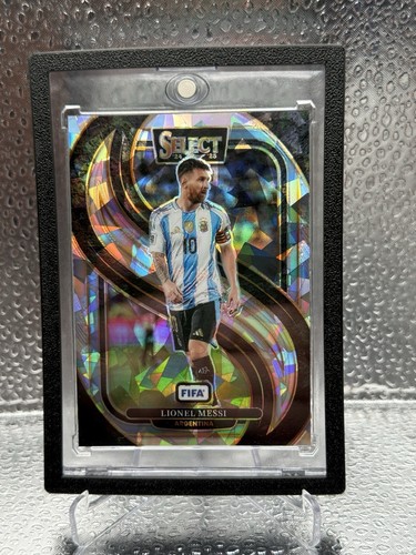 Lionel Messi Mezzanine 2024-25 Select FIFA Argentina SILVER CRACKED ICE