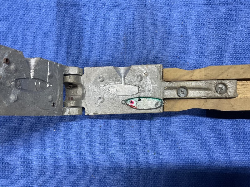 Flutter Spoon Jig Mold.  1/4 Oz.