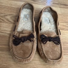 UGG Chestnut Slippers Moccasins Suede Sheepskin Size US 8 Women