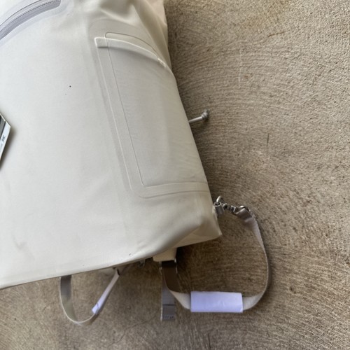 New Stanley All Day Madeleine Backpack 14.8 QT 14.0 L Cream HAS SPOT - Picture 4 of 9