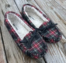 MINNETONKA Christmas Plaid Moccasin Slippers Women's Black Red Cozy Size 10N