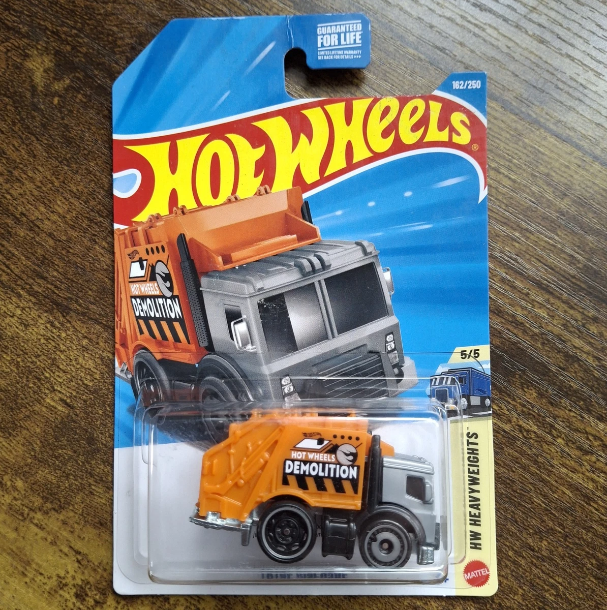 Hot Wheels Contemporary Manufacture Diecast Garbage Trucks for