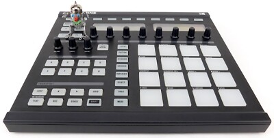 Native Instruments MASCHINE 1 + Software  + Neuwertig + OVP + 1Jahr Garantie