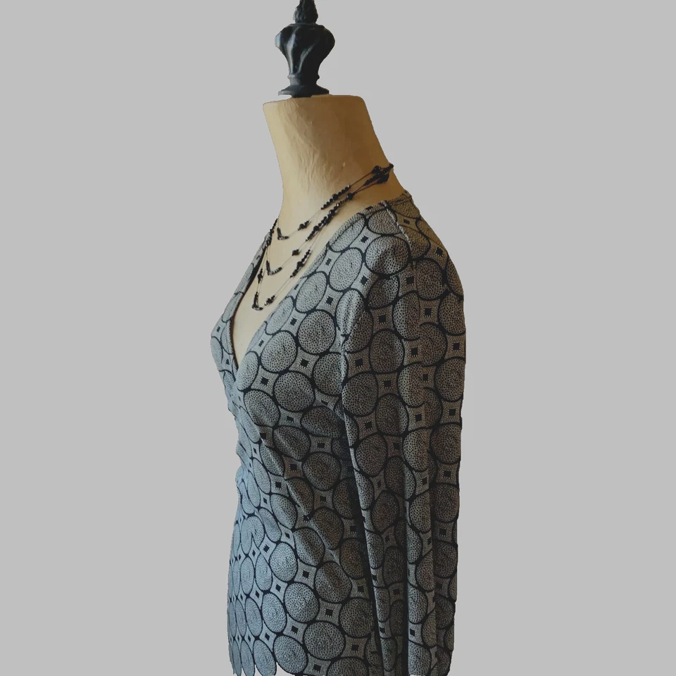 Vestido de manga comprida vintage preto bronzeado gola surplice M dinheiro antigo alta moda - Imagem 4 de 4