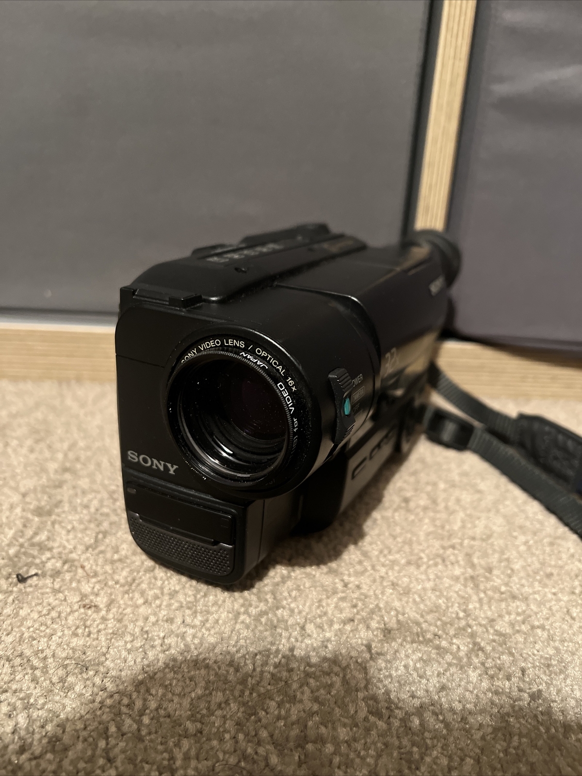 SONY HANDYCAM CCDTR411E CAMCORDER VIDEO8 XR VIDEO ANALOGUE 8MM TAPE