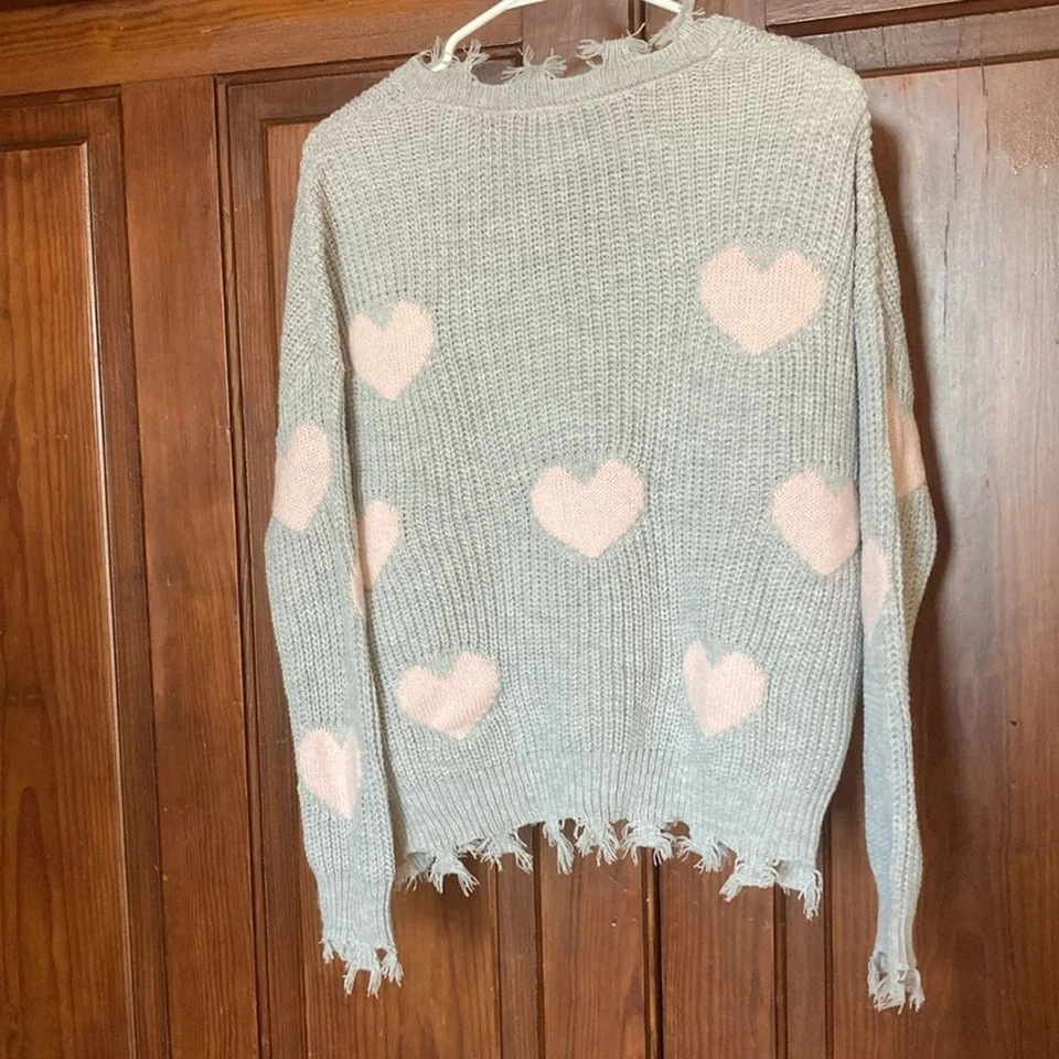 Suéter No Boundaries malha desgastada cinza rosa coração gola V tamanho L 11-13 juniores - Imagem 2 de 4