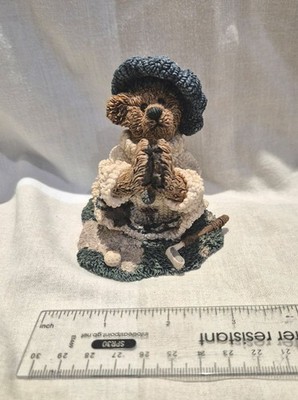 Boyds Bears & Friends Bearstone Collection ''Sebastian's Prayer''.    