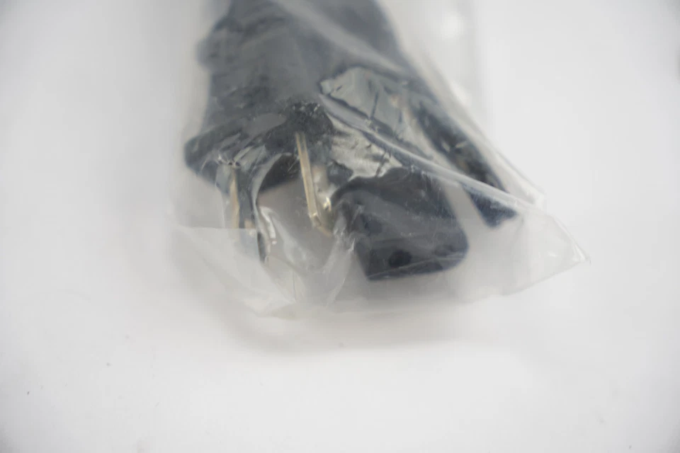 New Sealed Radio Shack 6ft AC Power Cord 61-2875 12A02 10A 1250W - Image 4 of 4