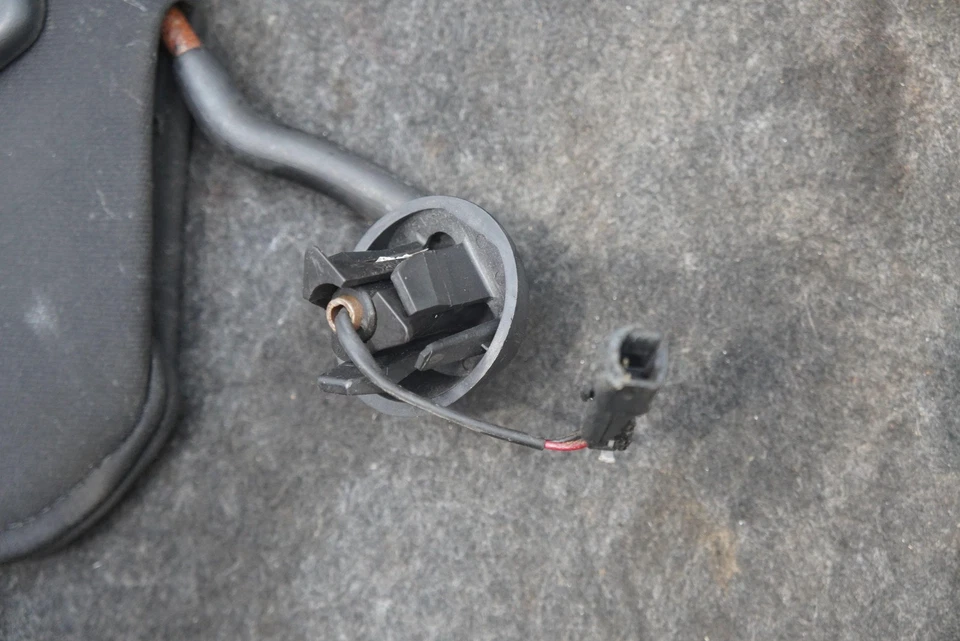 Espejo parasol para pasajero derecho negro 23142245 OEM Chevrolet Corvette C6 Foto 4 de 4