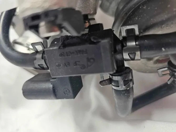 Turbo Cargador para AUDI A4 A5 VW 2.0 TFSI 2009-2012 Quattro 06H145702G 06H145702L Foto 3 de 4