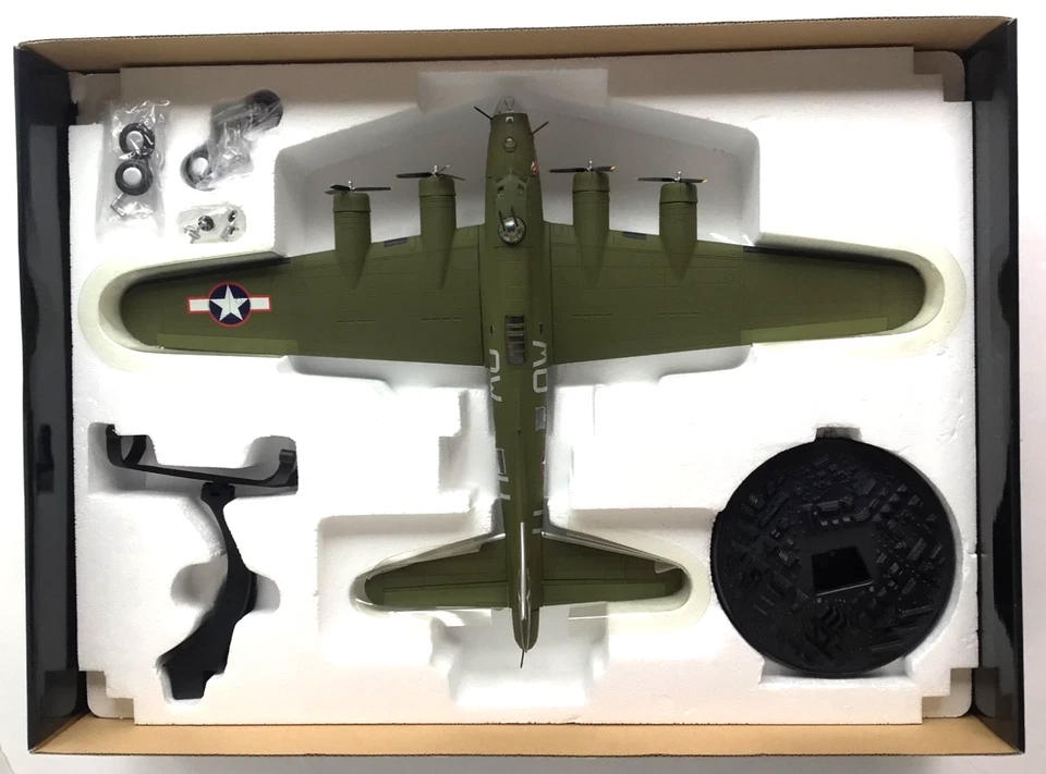 Corgi AA33310 Boeing B-17F Zoot Suiters 412th BS/95 BG 1943 Sights Sounds Ltd Ed - Image 2 of 4