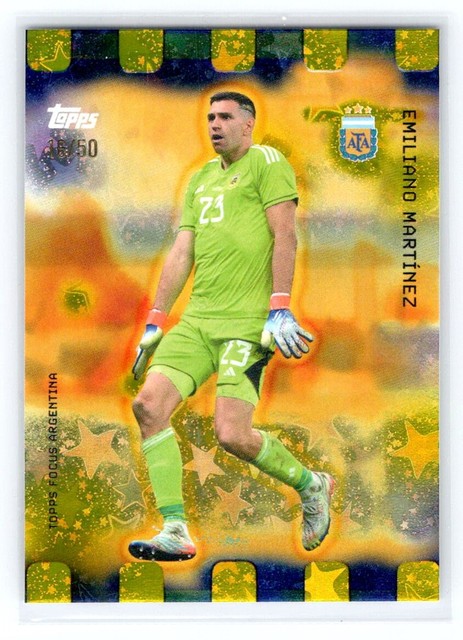 2025 TOPPS Focus Argentina Emiliano Martinez - Gold #51 Starballer /50