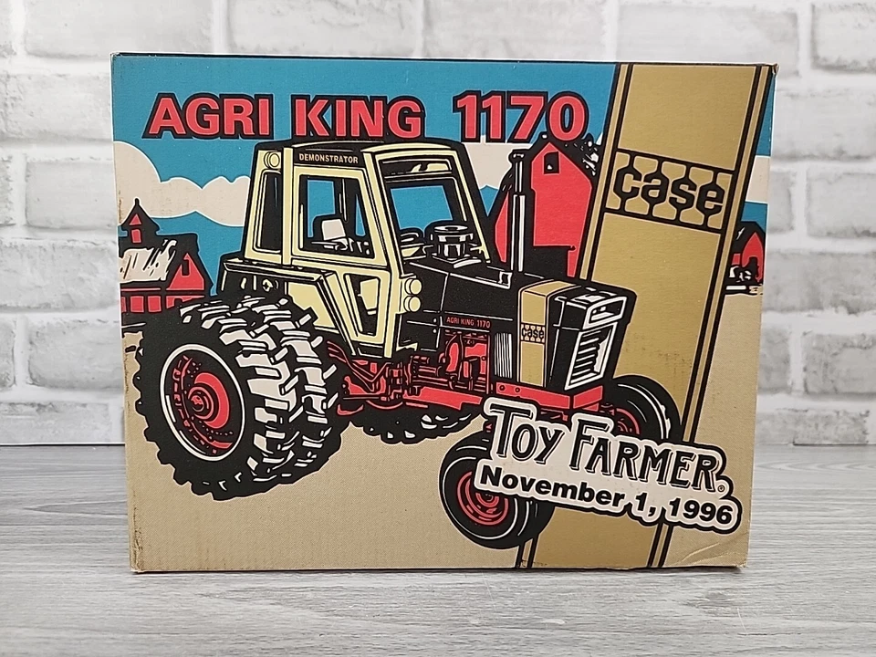 ERTL 1:16 Scale Case Agri King 1170 N.F.T.S. 1996 Diecast Tractor 475PA COA Coin - Image 2 of 4
