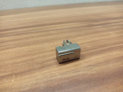 PHILIPS D 8958, pause button