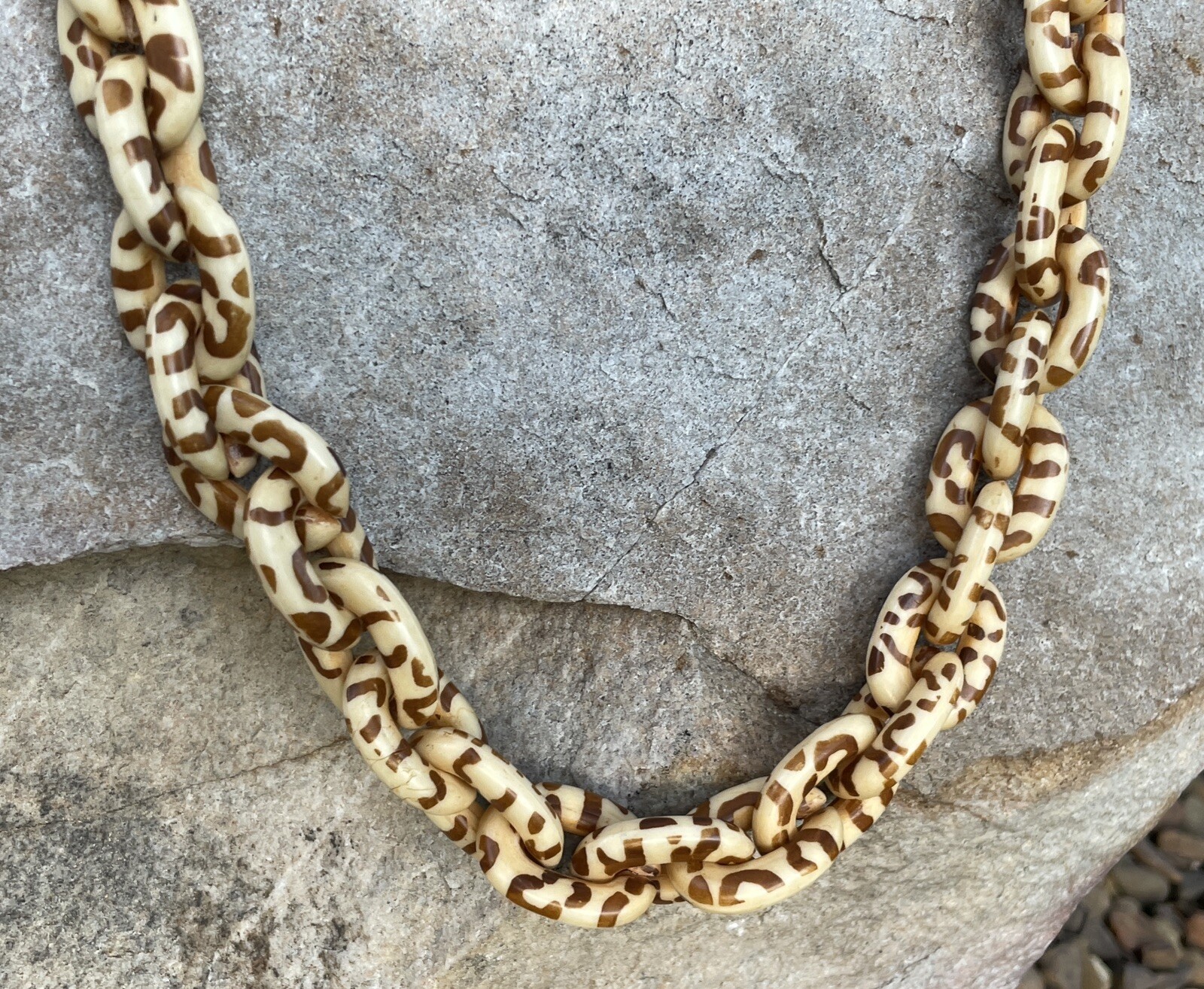 ✅22" Giraffe Pattern Oval Chunky Plastic Animal P… - image 2