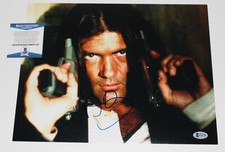 ANTONIO BANDERAS SIGNED 'ONCE UPON A TIME IN MEXICO' 11x14 PHOTO BECKETT COA BAS