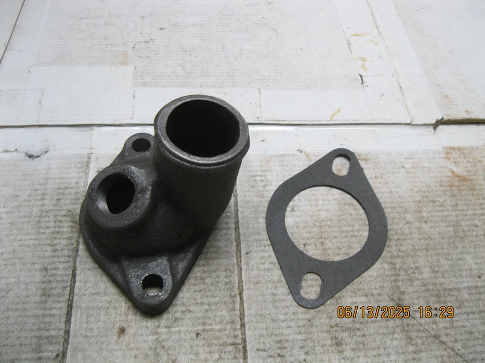 Engine Coolant Water Outlet 4 Seasons 84908 Foto 2 de 4