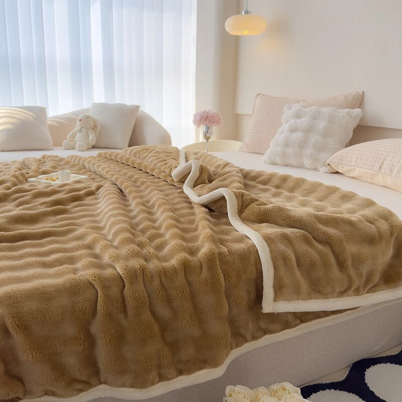 Manta de piel sintética de conejo de lujo tamaño queen 79” x 90” ultra suave, ligera Foto 4 de 4